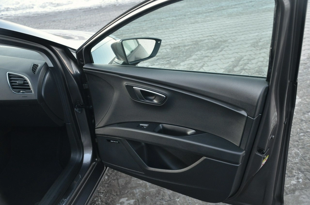 Seat Leon - Zdjęcie 20