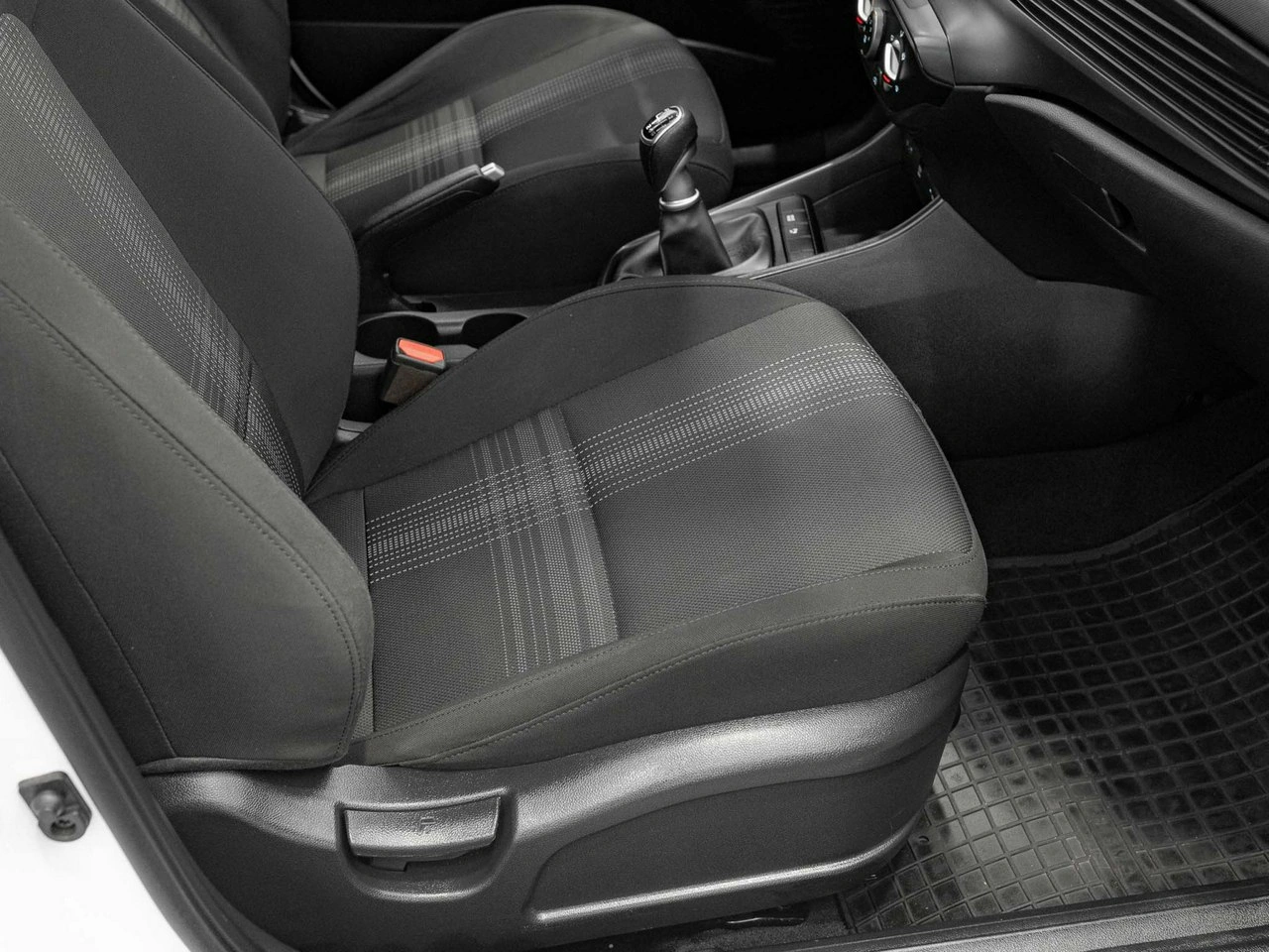 Hyundai i20 - Zdjęcie 21