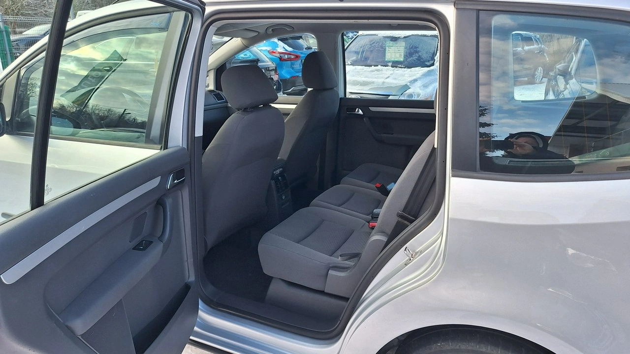 Volkswagen Touran - Zdjęcie 9