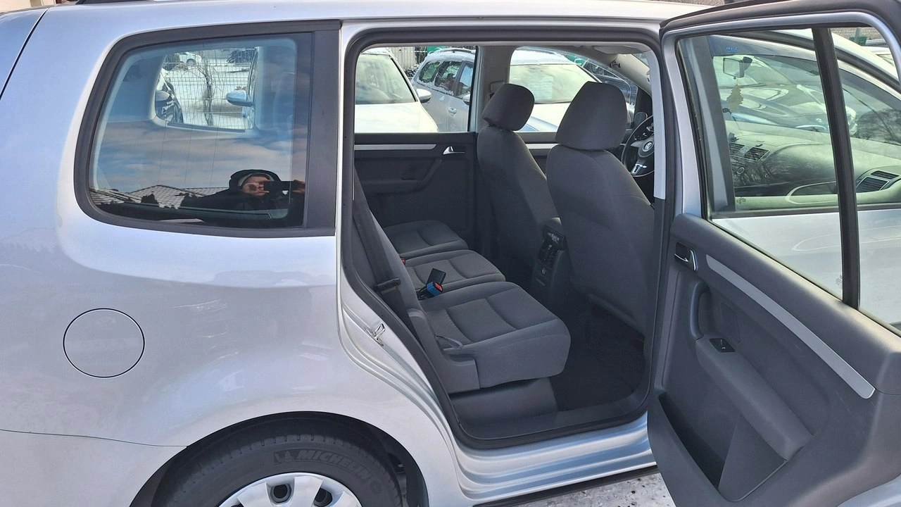 Volkswagen Touran - Zdjęcie 12