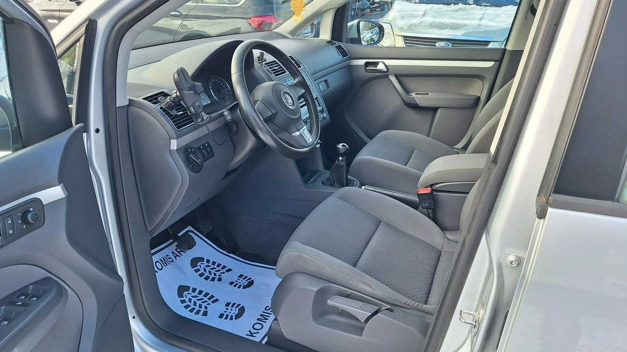 Volkswagen Touran - Zdjęcie 8