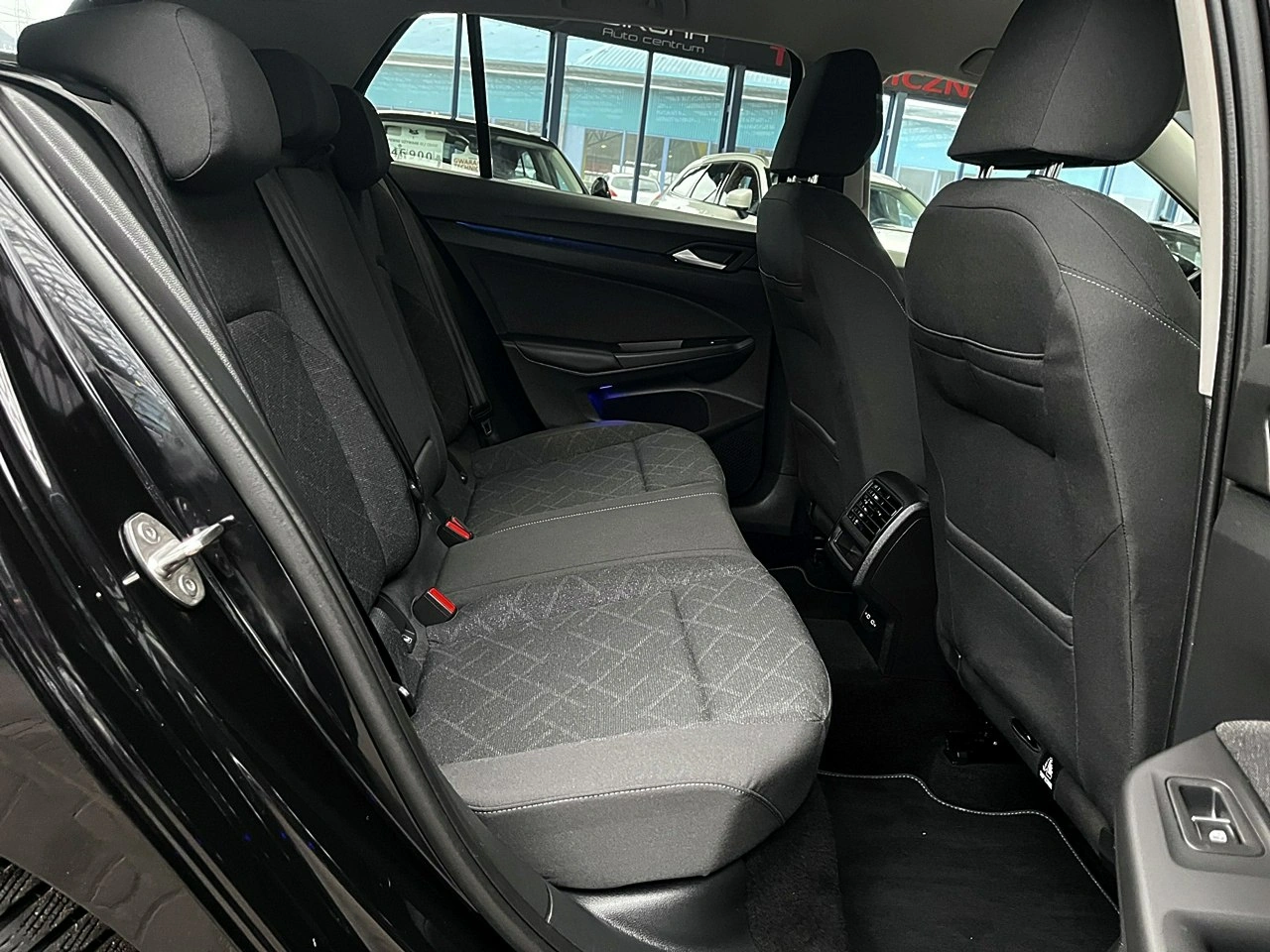 Volkswagen Golf - Zdjęcie 12