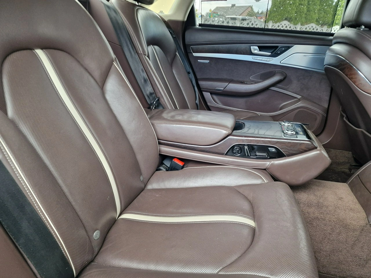 Audi A8 - Zdjęcie 17