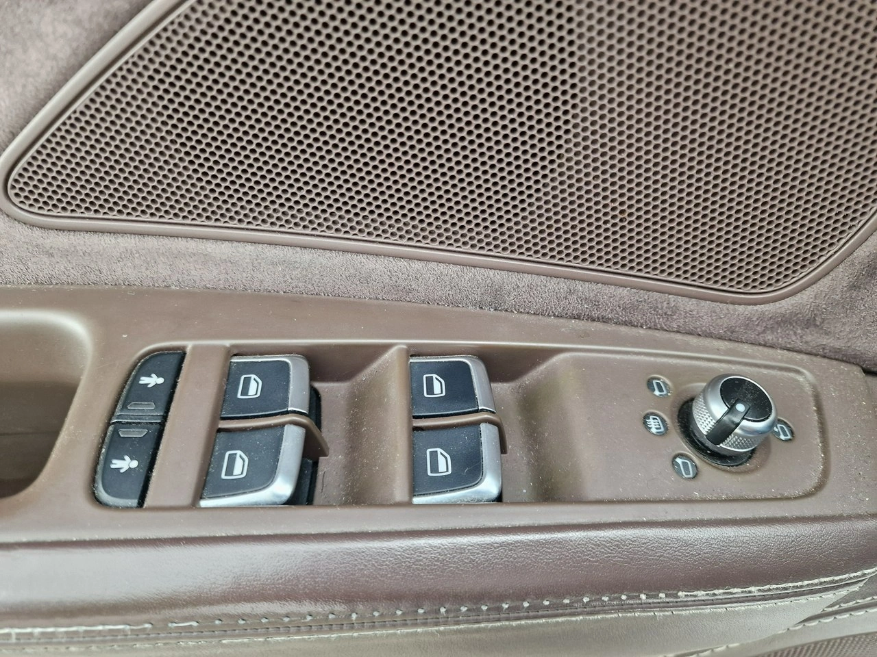 Audi A8 - Zdjęcie 17