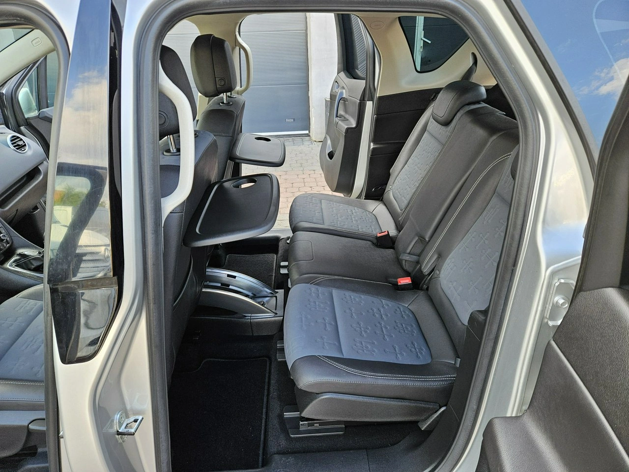 Opel Meriva - Zdjęcie 8