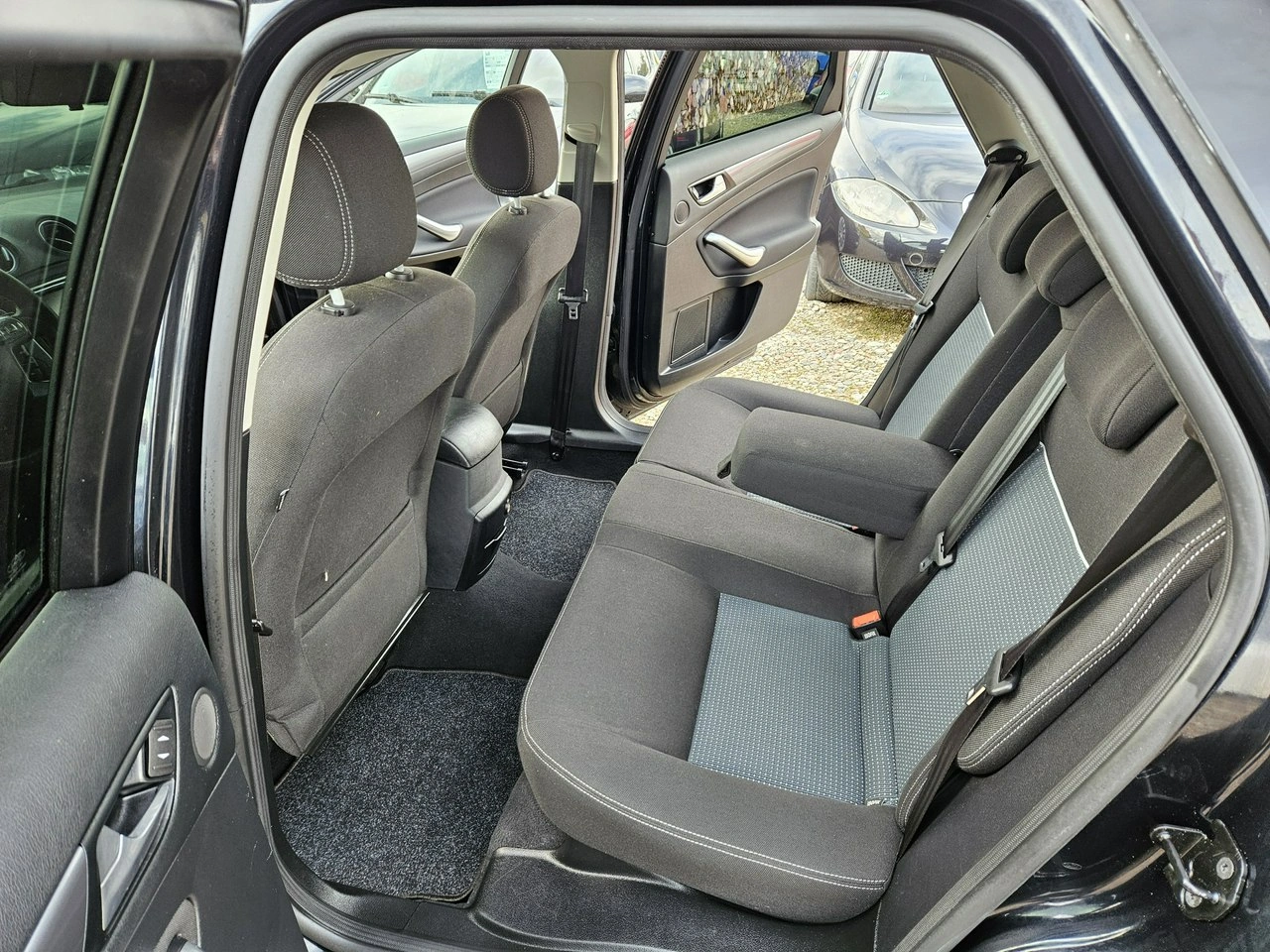 Ford Mondeo - Zdjęcie 8