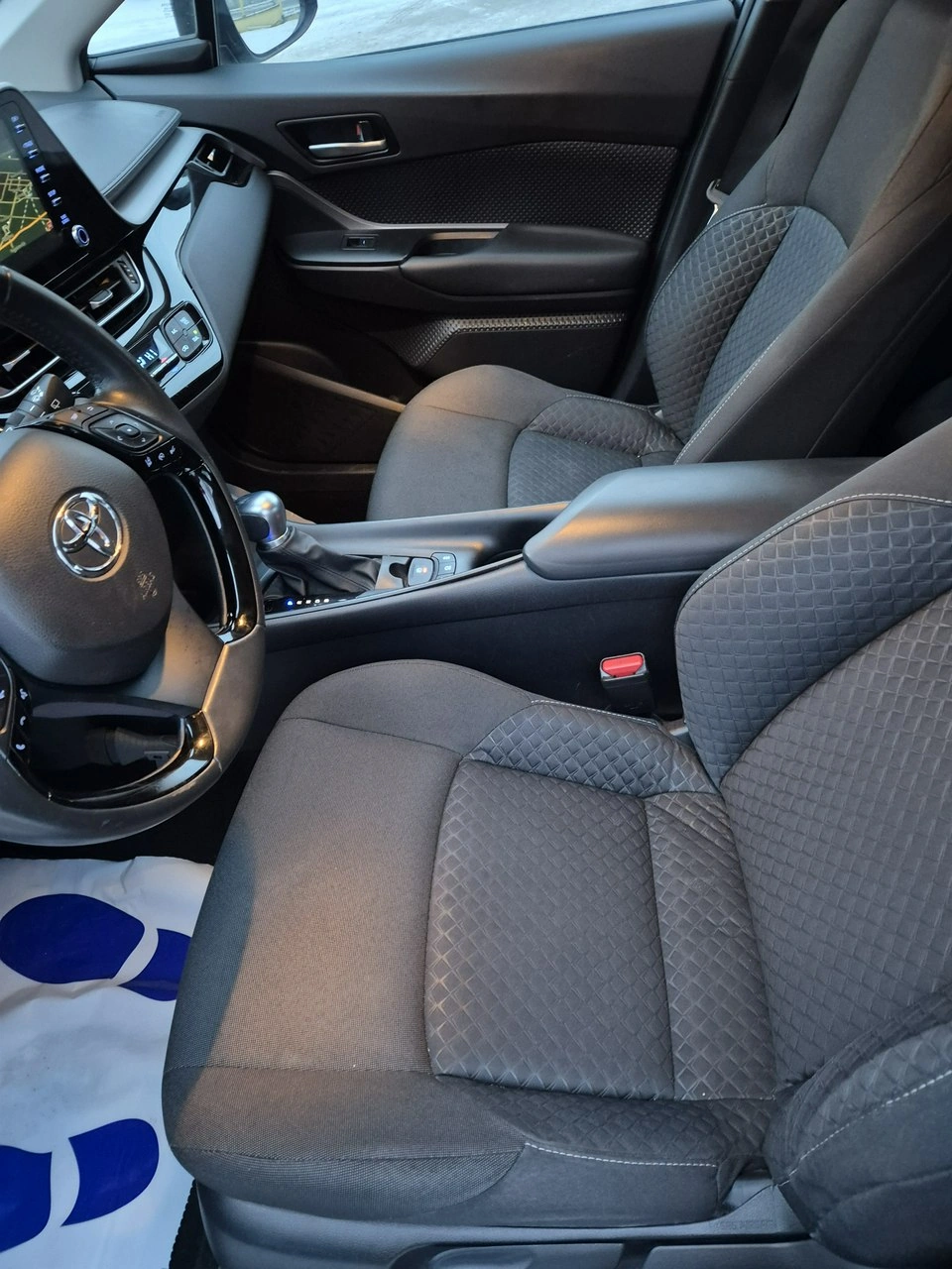 Toyota C-HR - Zdjęcie 14