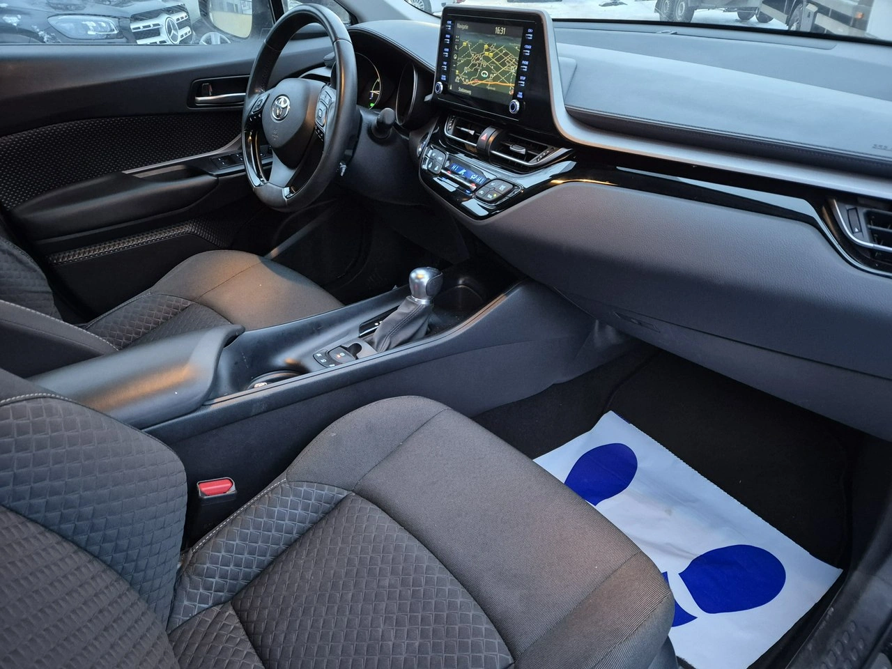 Toyota C-HR - Zdjęcie 15