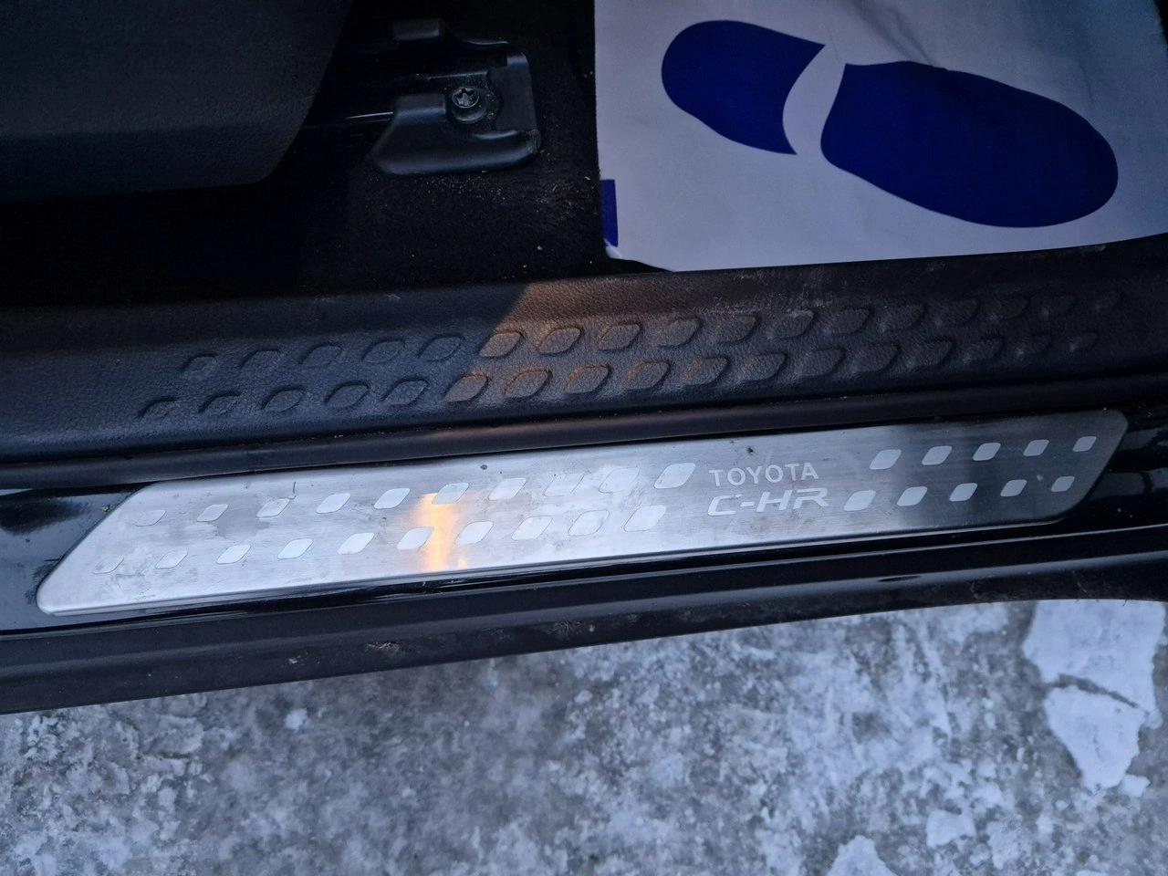 Toyota C-HR - Zdjęcie 17