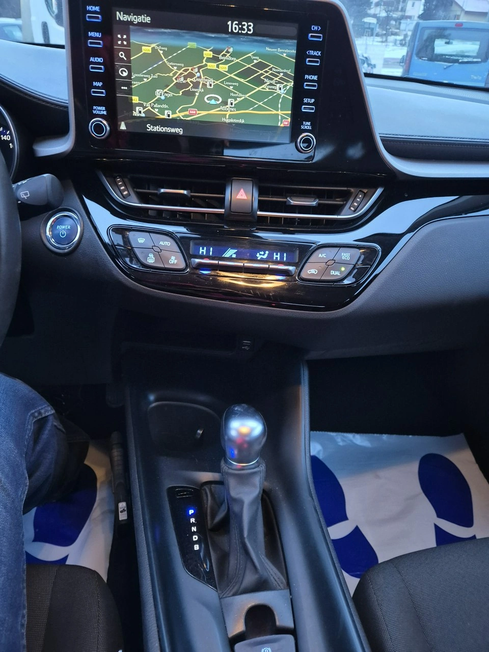 Toyota C-HR - Zdjęcie 23