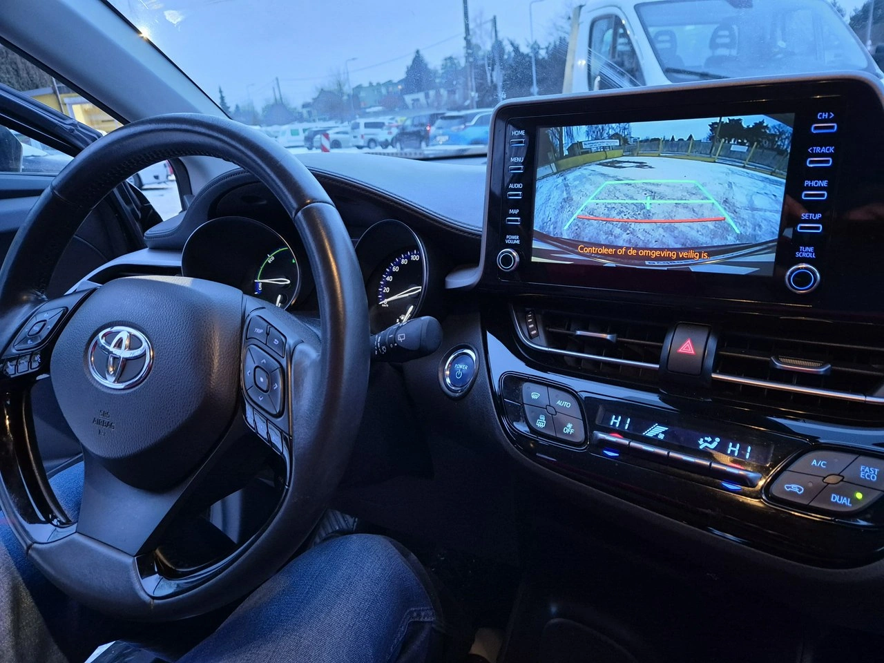 Toyota C-HR - Zdjęcie 25