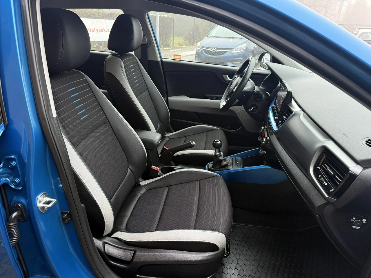 Kia Stonic - Zdjęcie 23