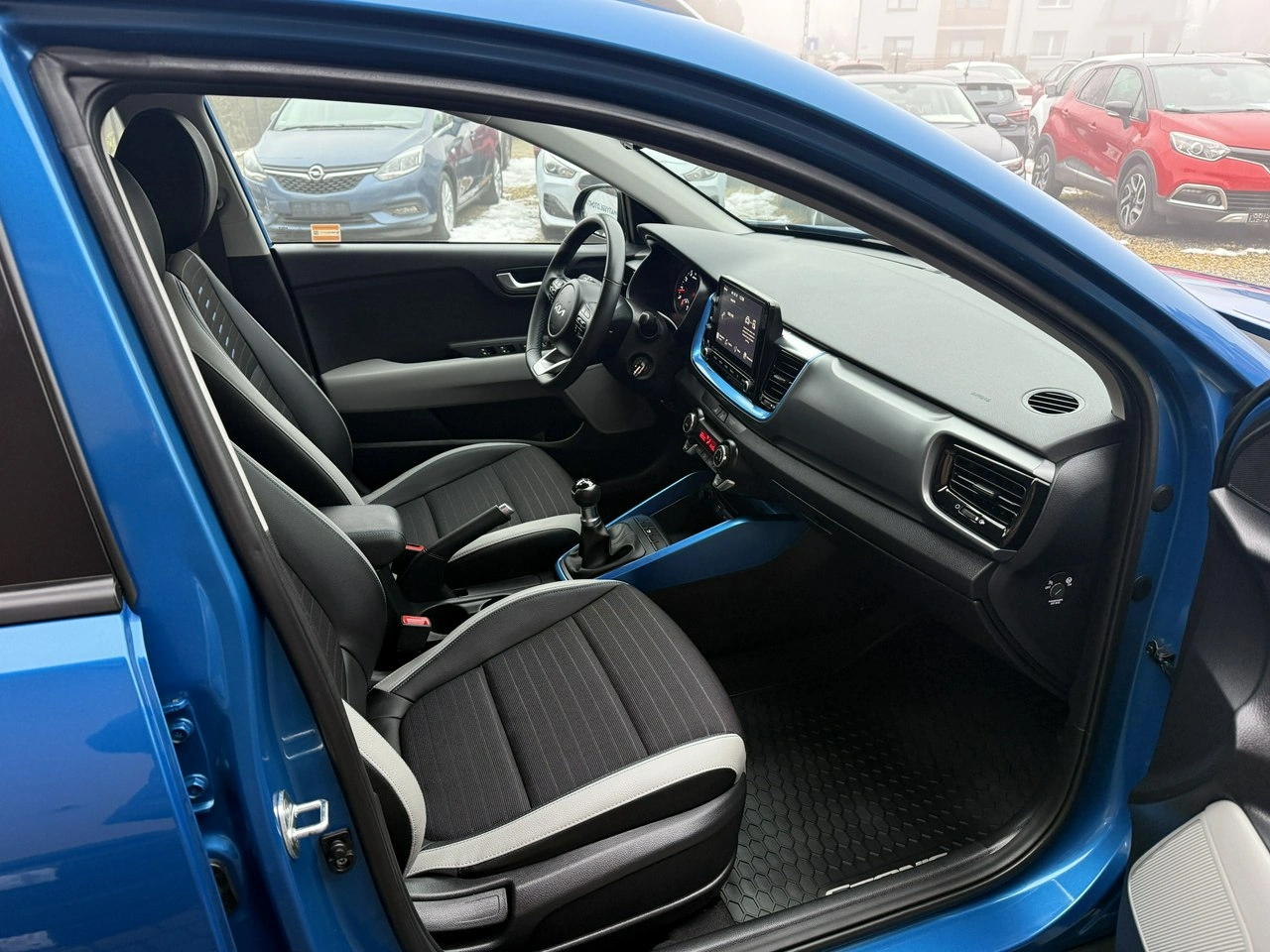 Kia Stonic - Zdjęcie 24