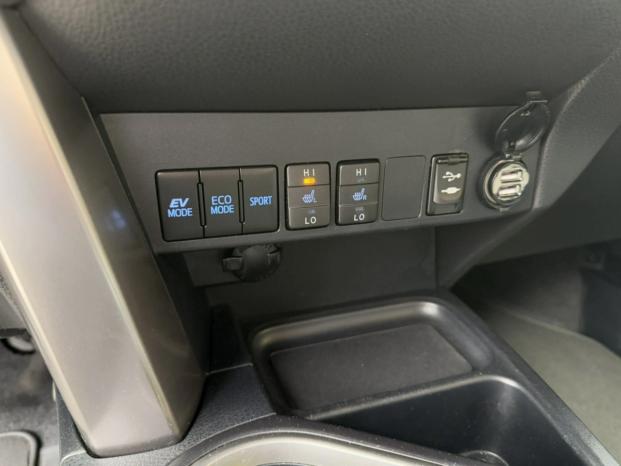 Toyota RAV-4 - Zdjęcie 18