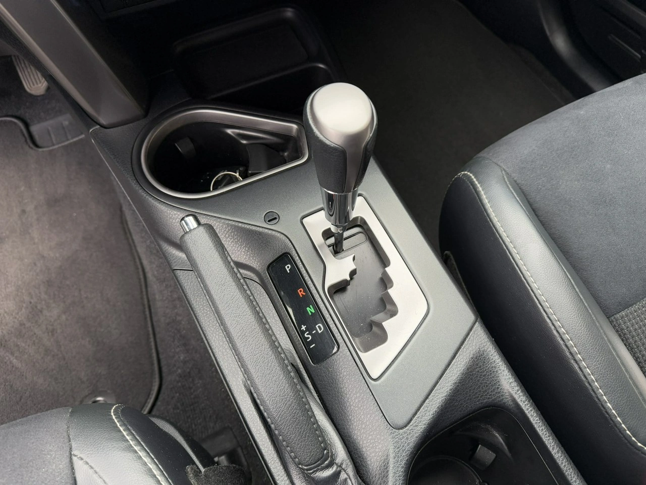 Toyota RAV-4 - Zdjęcie 19