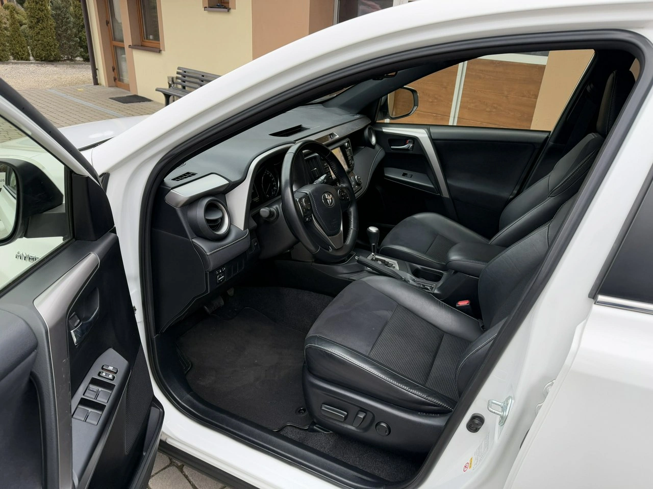 Toyota RAV-4 - Zdjęcie 22