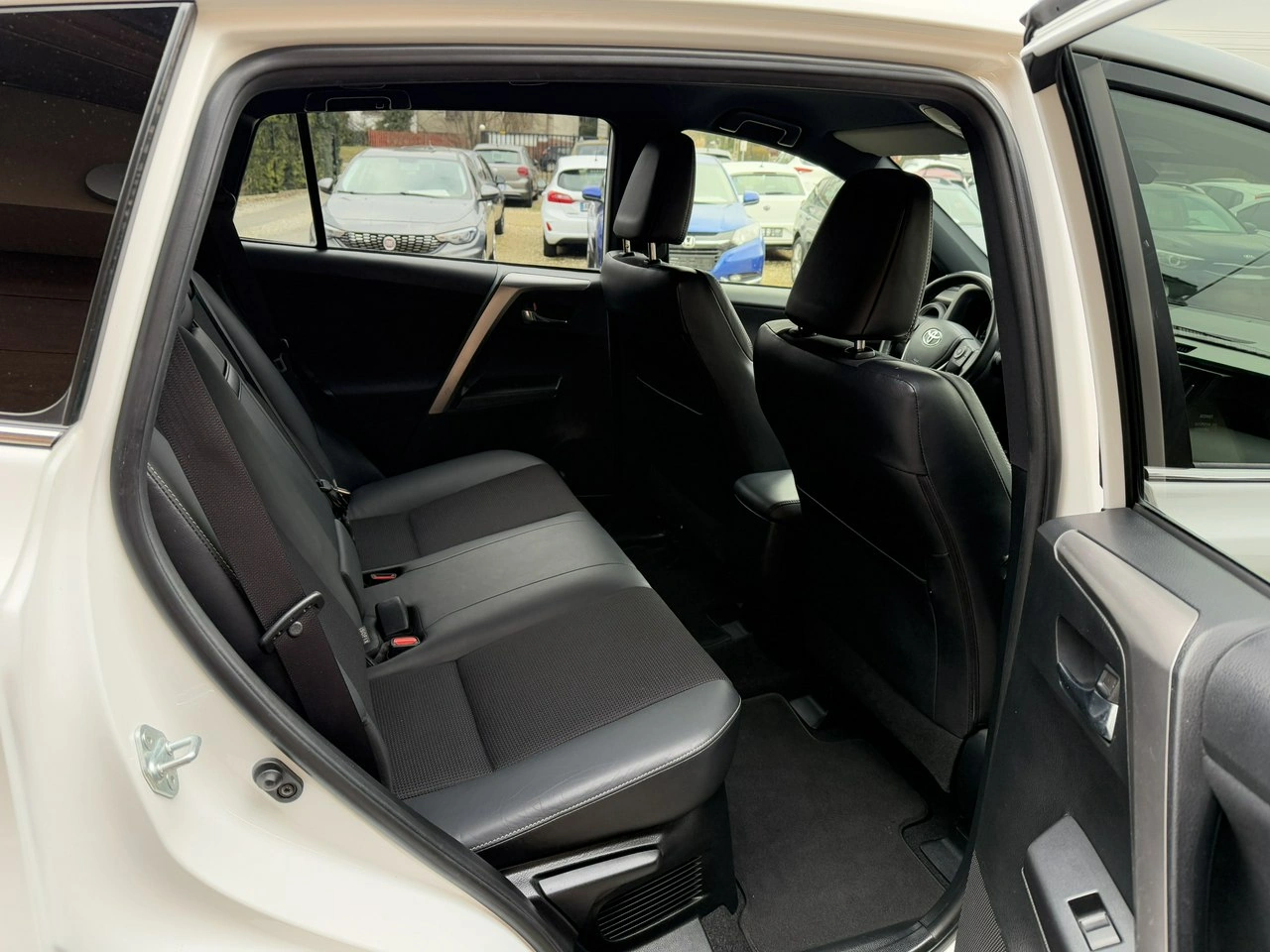 Toyota RAV-4 - Zdjęcie 26