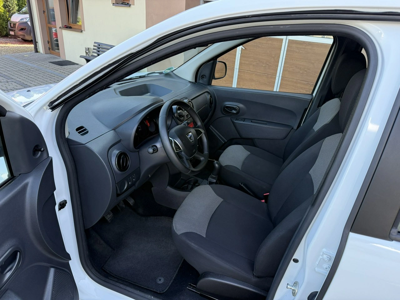Dacia Lodgy - Zdjęcie 17