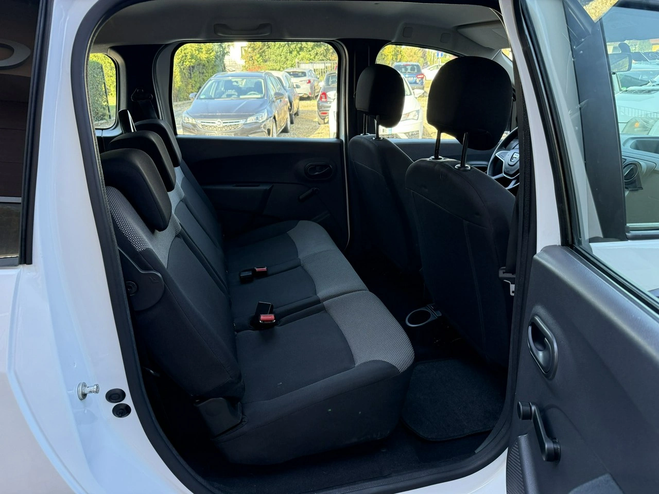 Dacia Lodgy - Zdjęcie 20