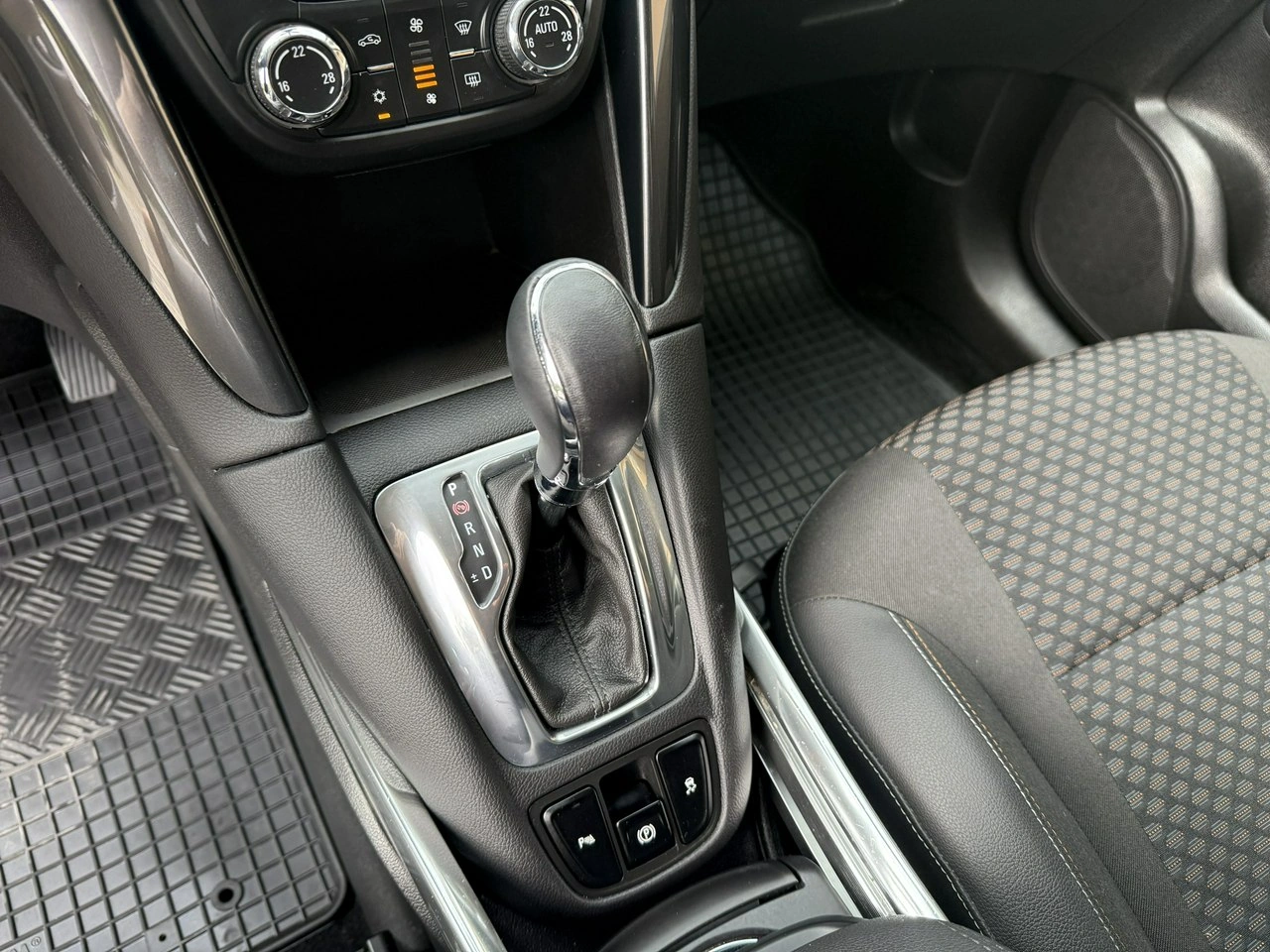 Opel Zafira - Zdjęcie 18