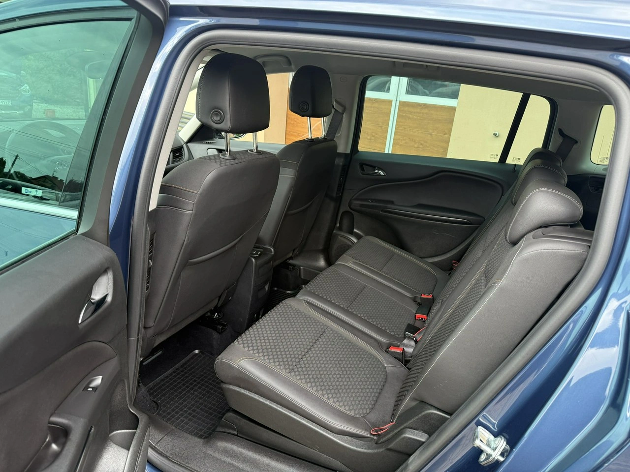 Opel Zafira - Zdjęcie 24