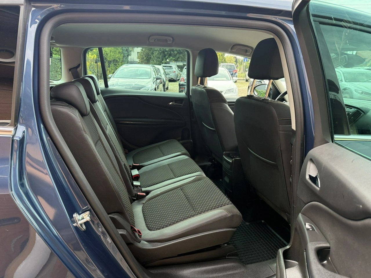 Opel Zafira - Zdjęcie 25