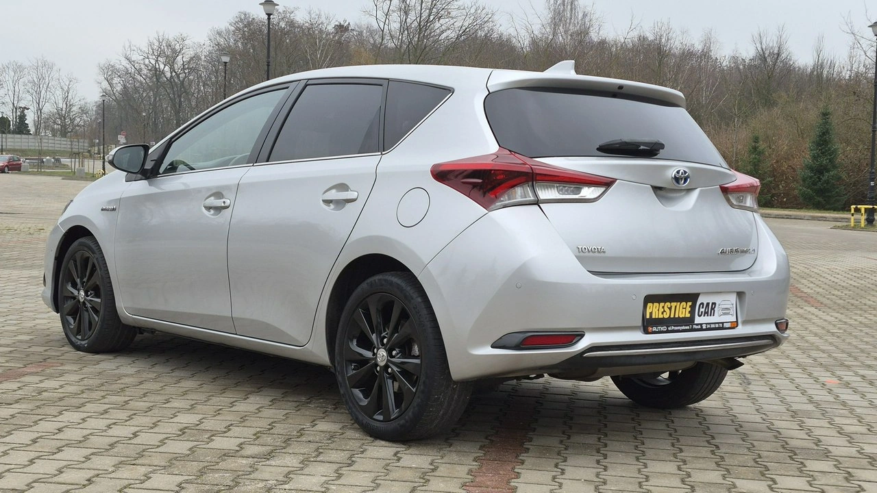 Toyota Auris - Zdjęcie 2