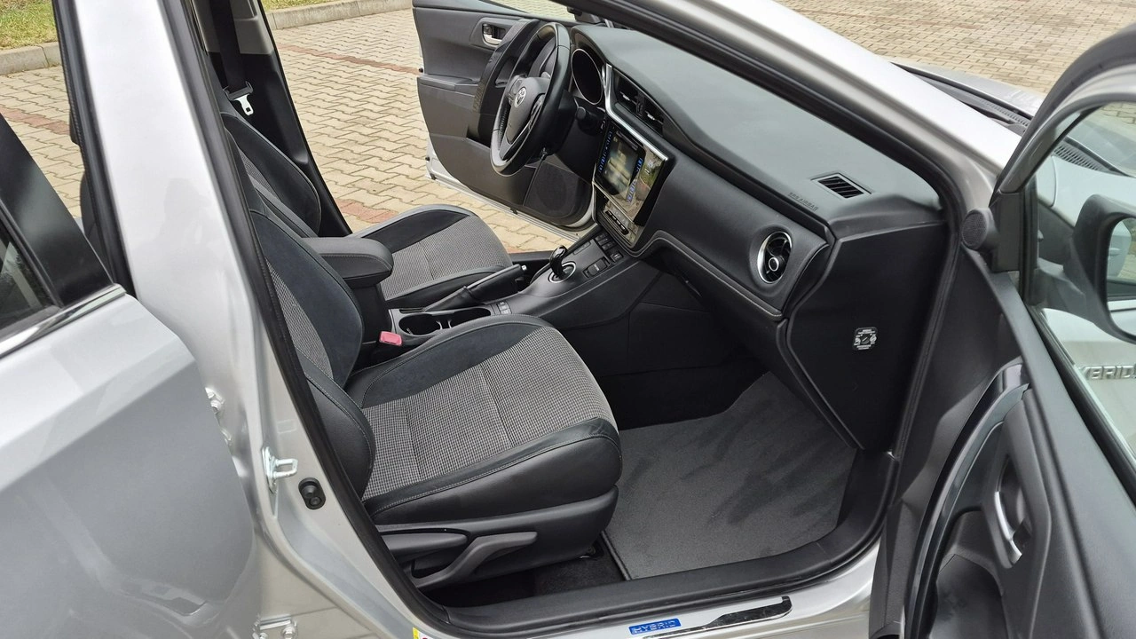 Toyota Auris - Zdjęcie 7