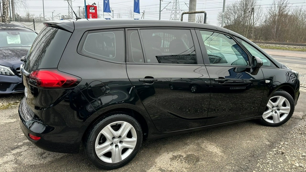 Opel Zafira - Zdjęcie 8