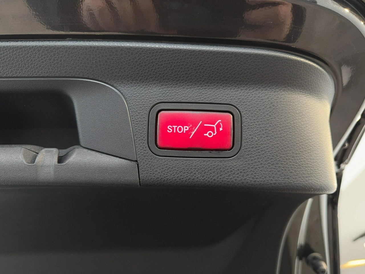 Mercedes GLC 300 - Zdjęcie 12