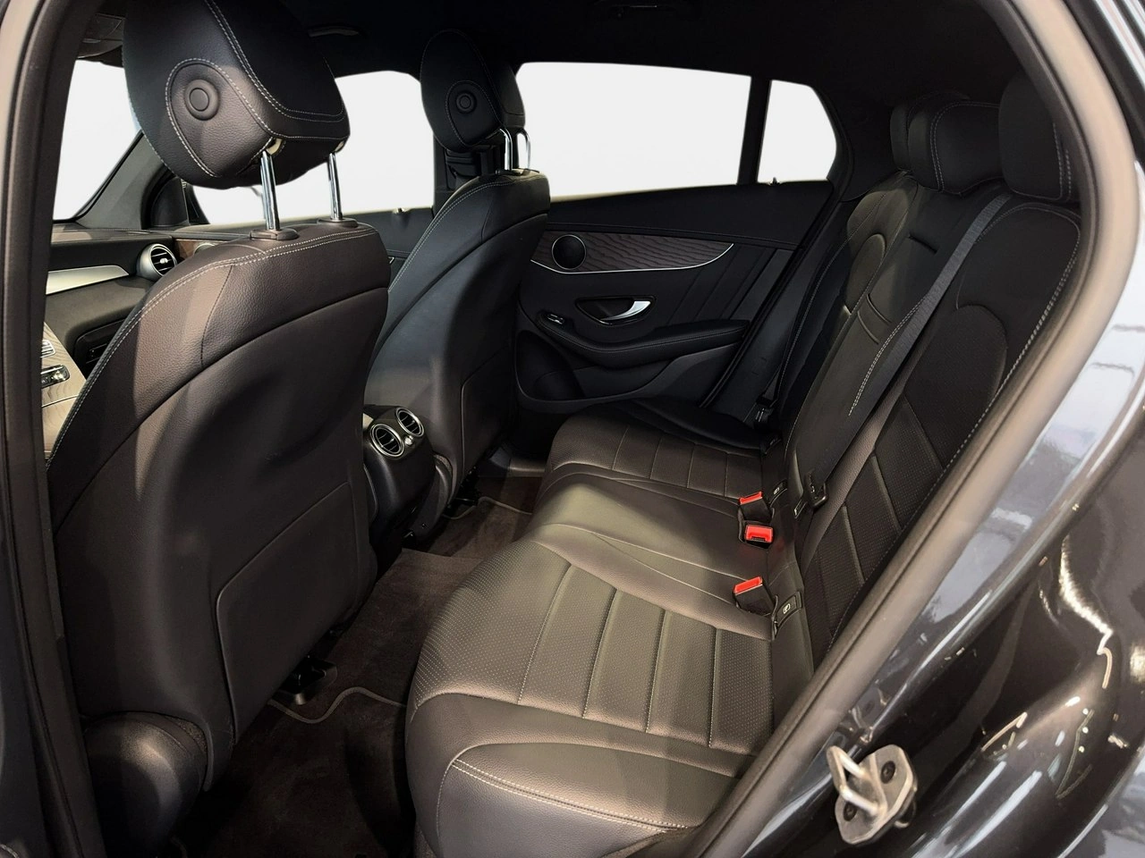 Mercedes GLC 300 - Zdjęcie 13