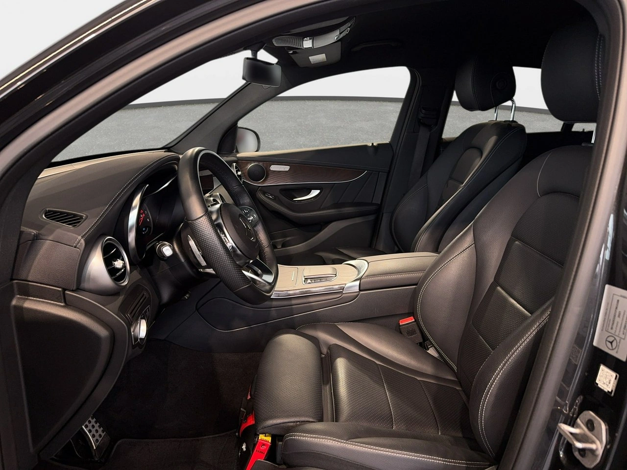 Mercedes GLC 300 - Zdjęcie 14