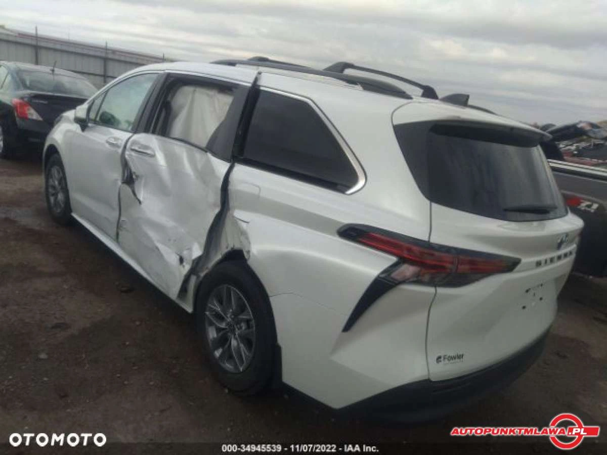 Toyota Sienna - Zdjęcie 2