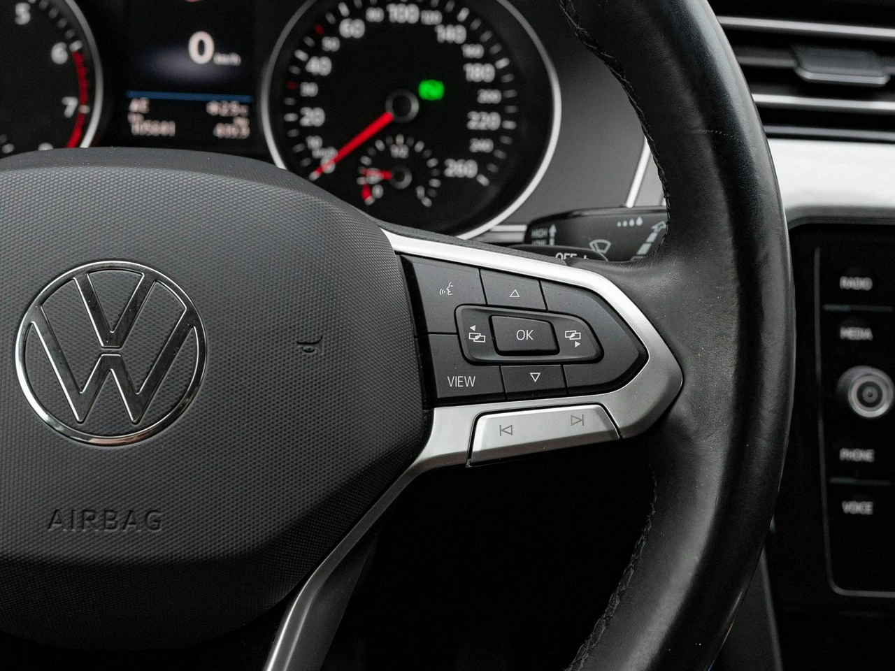 Volkswagen Passat - Zdjęcie 15