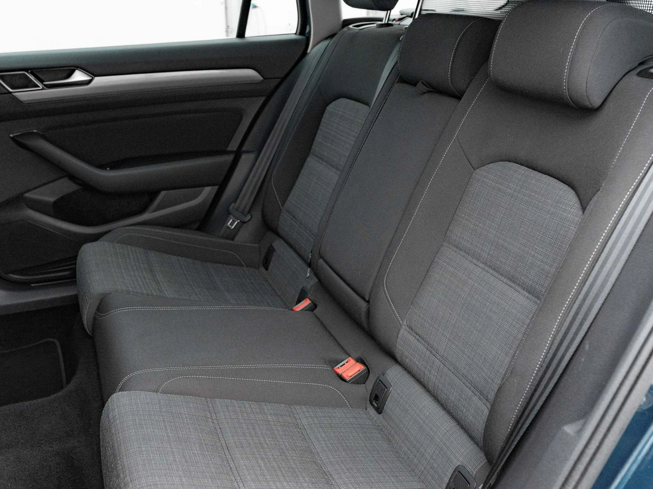 Volkswagen Passat - Zdjęcie 23