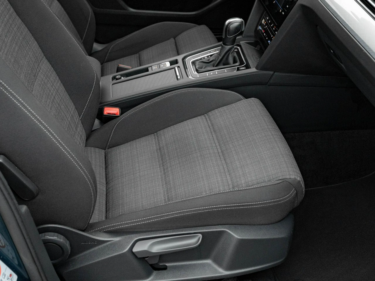 Volkswagen Passat - Zdjęcie 29