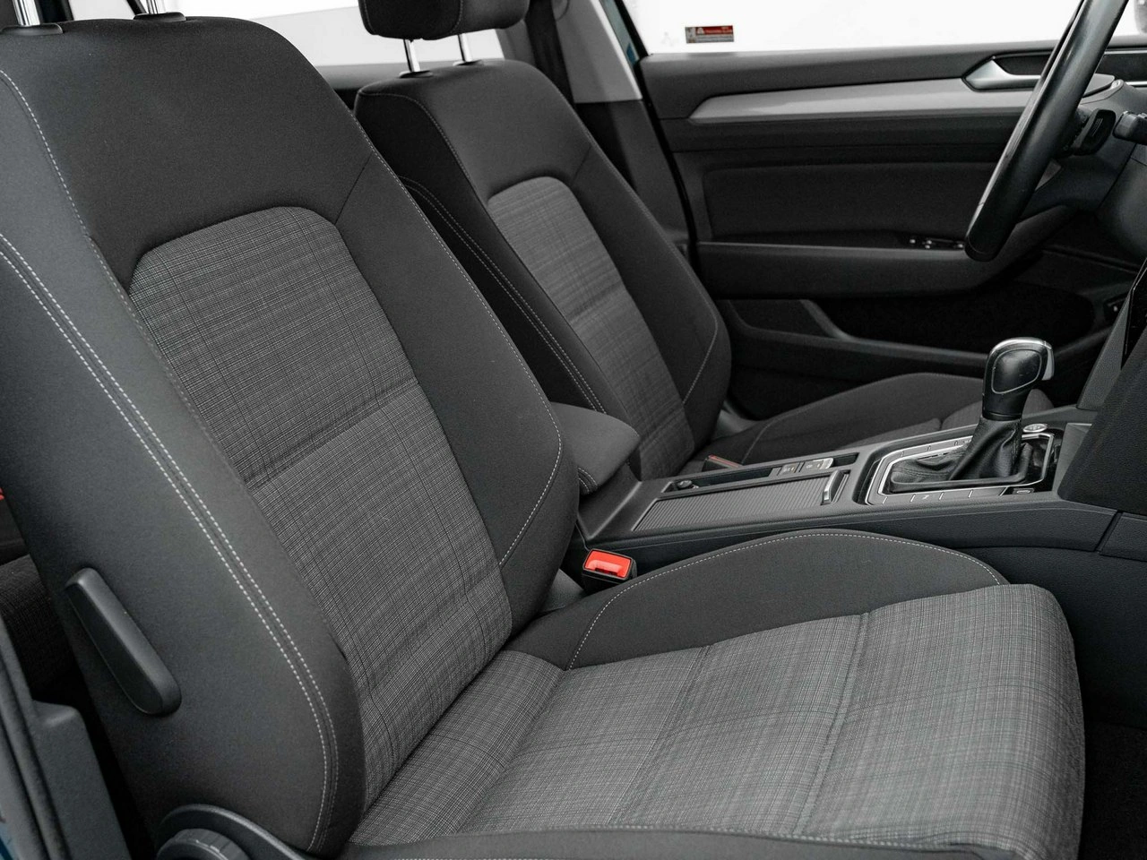 Volkswagen Passat - Zdjęcie 30