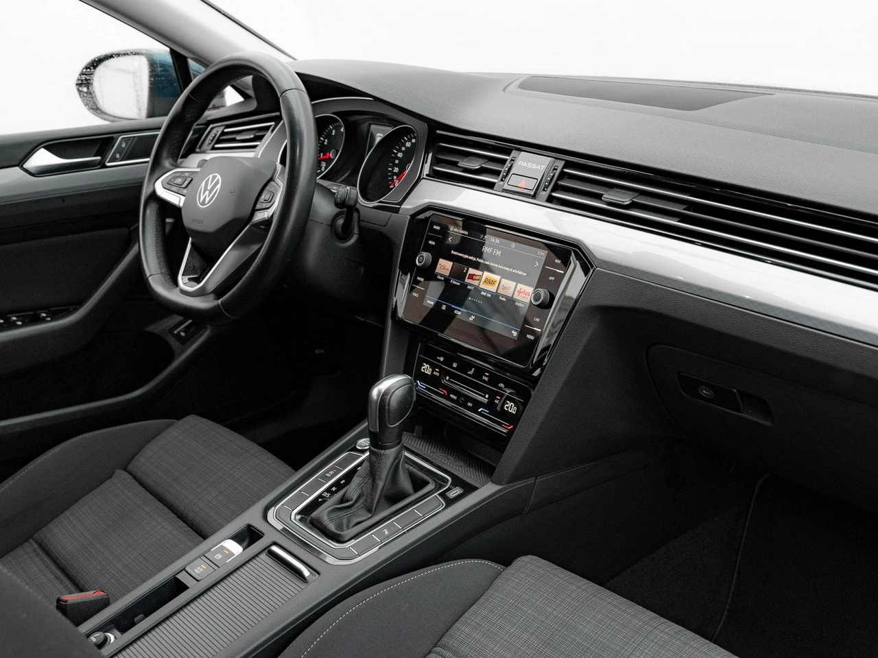 Volkswagen Passat - Zdjęcie 31