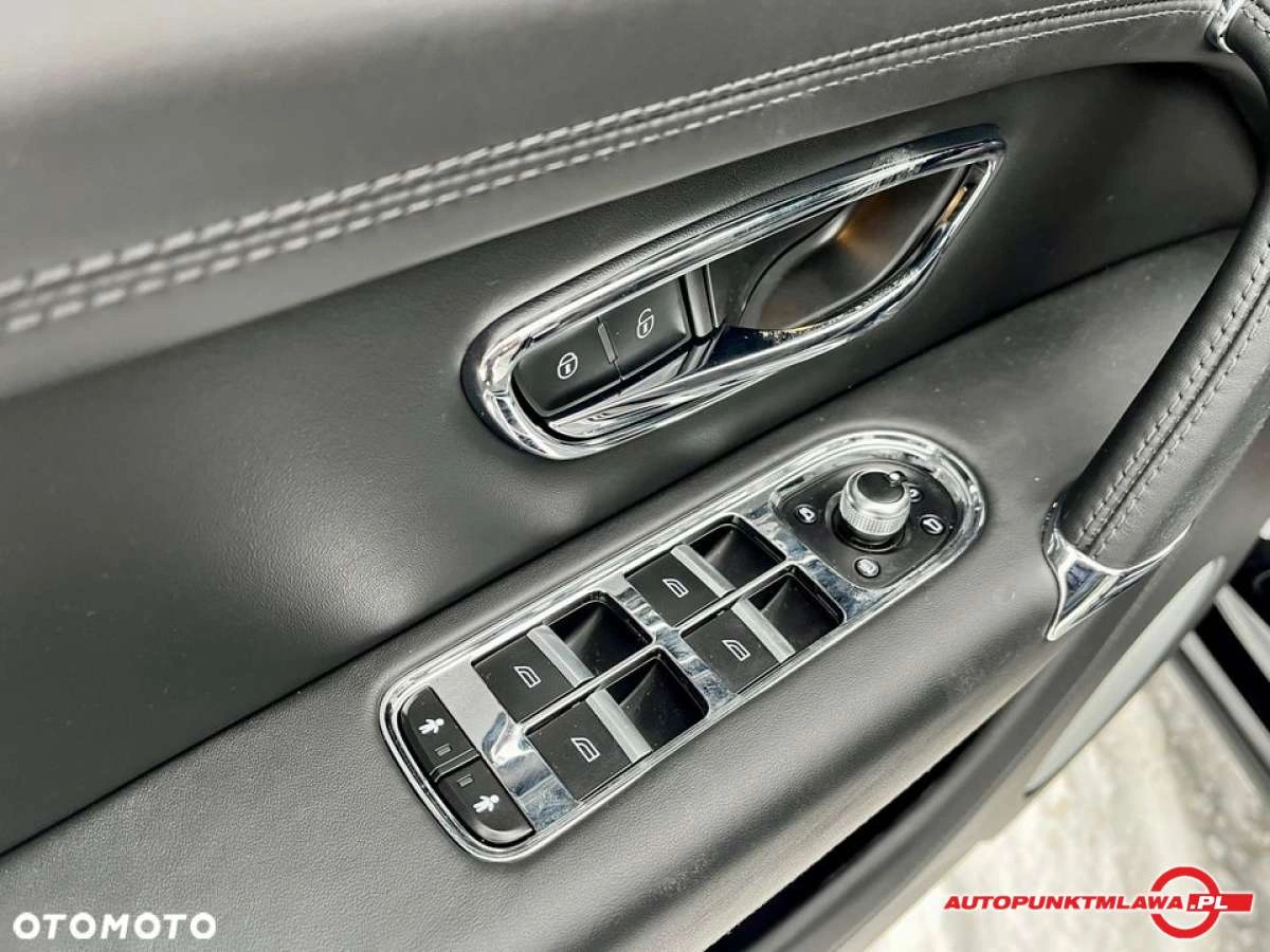 Bentley Bentayga - Zdjęcie 15