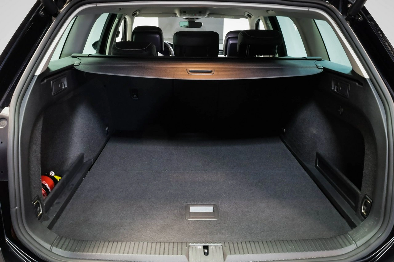 Volkswagen Passat - Zdjęcie 12