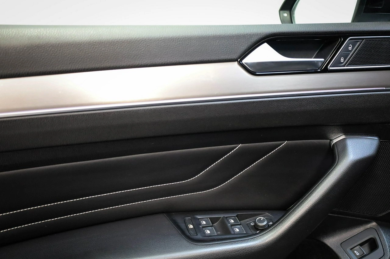 Volkswagen Passat - Zdjęcie 16