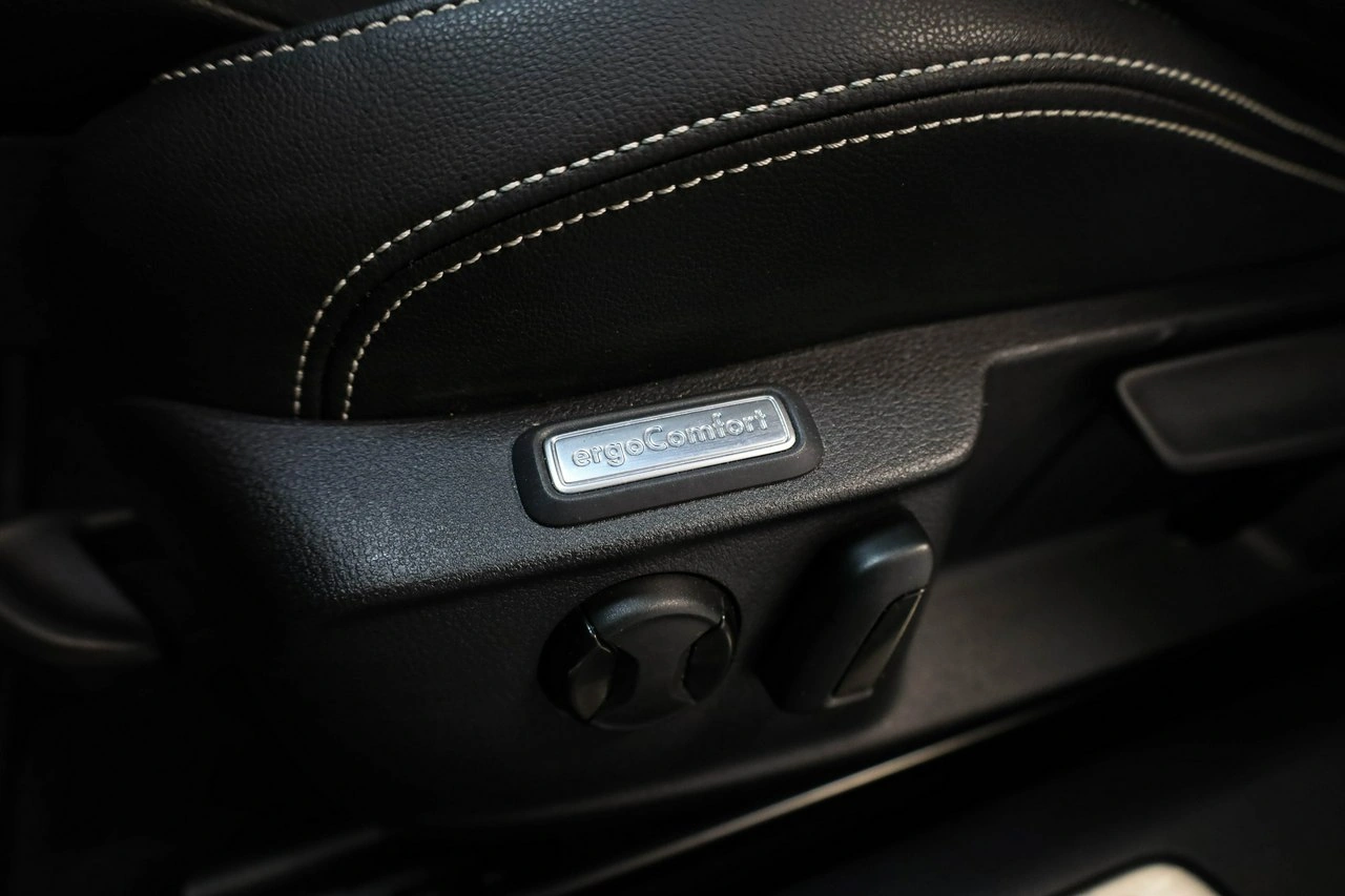 Volkswagen Passat - Zdjęcie 18