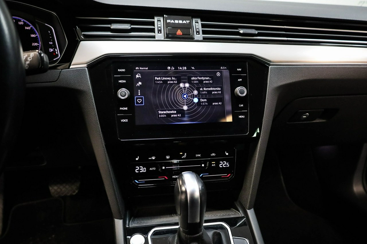 Volkswagen Passat - Zdjęcie 21
