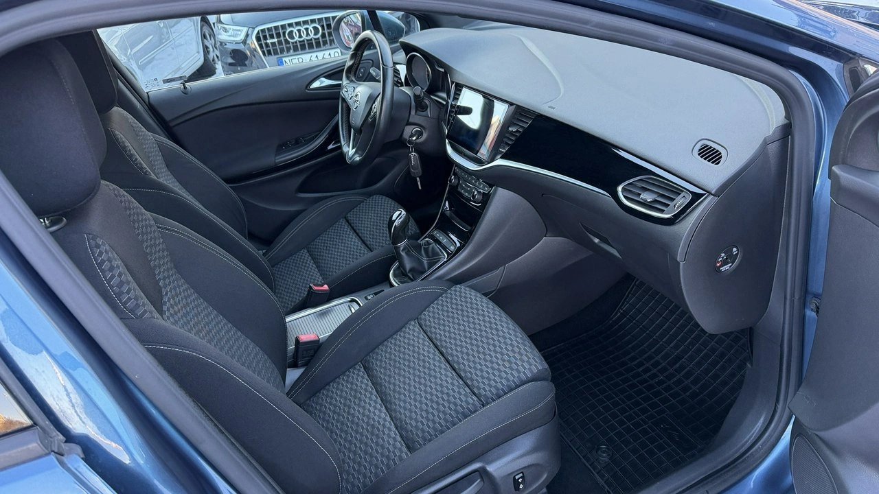 Opel Astra - Zdjęcie 12