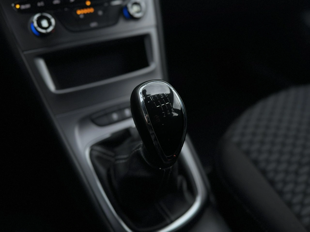 Opel Astra - Zdjęcie 27