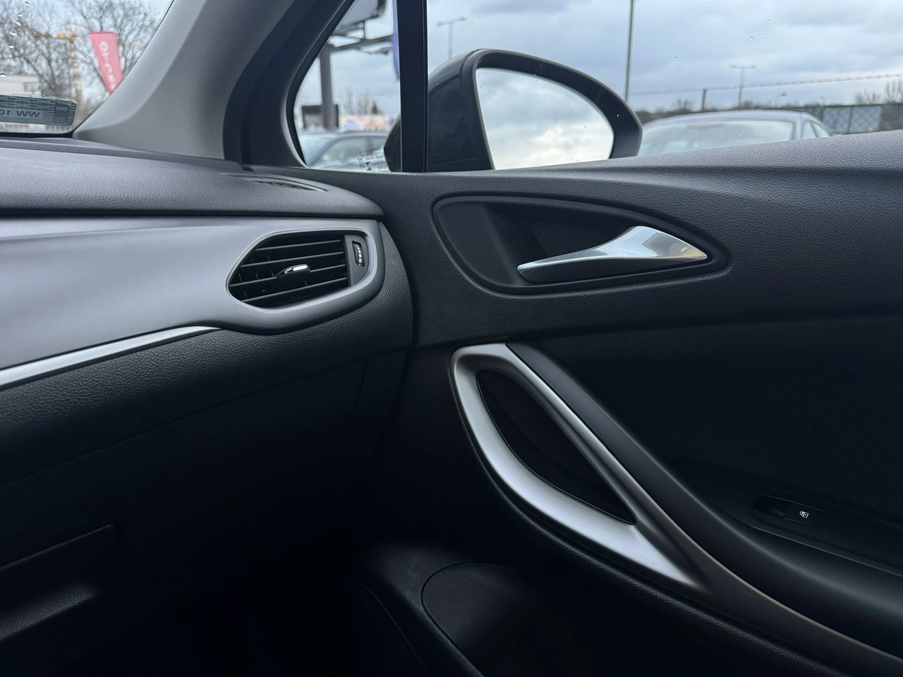 Opel Astra - Zdjęcie 28