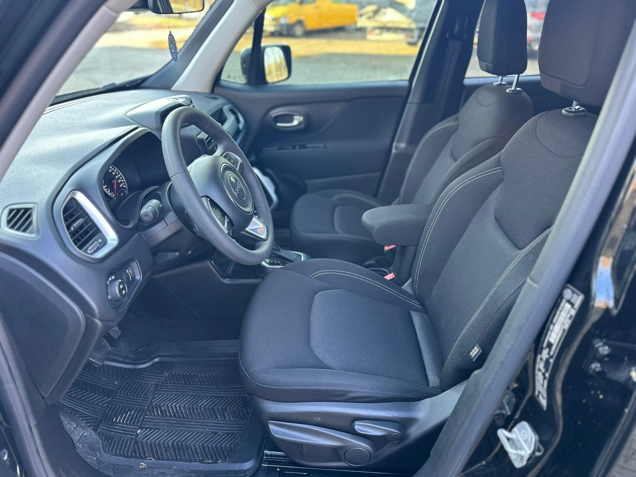 Jeep Renegade - Zdjęcie 18