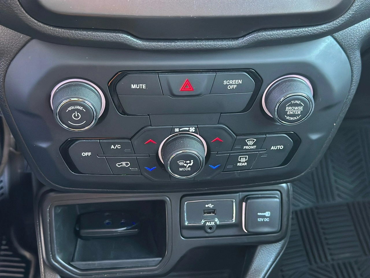 Jeep Renegade - Zdjęcie 25