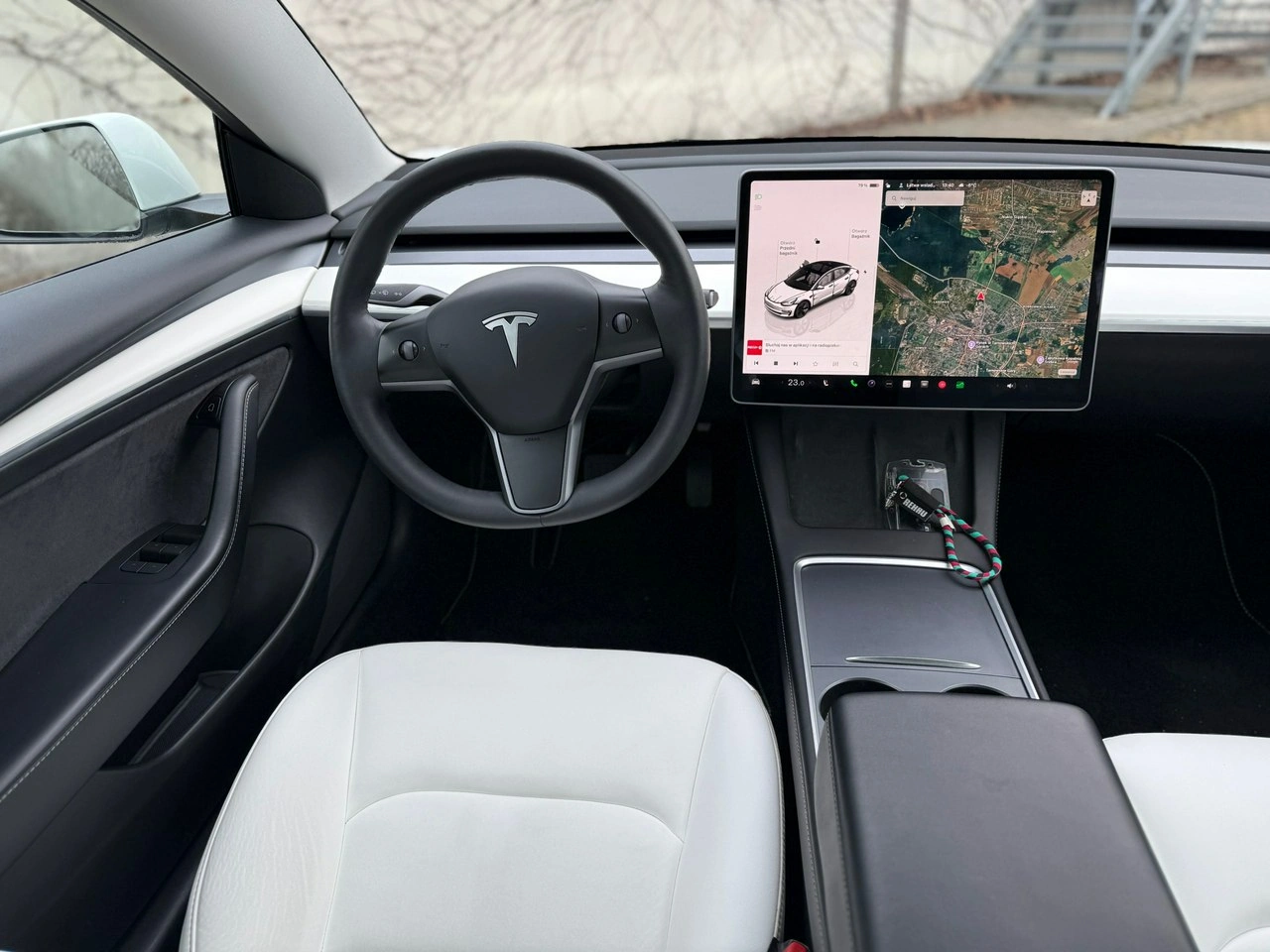 Tesla Model 3 - Zdjęcie 16