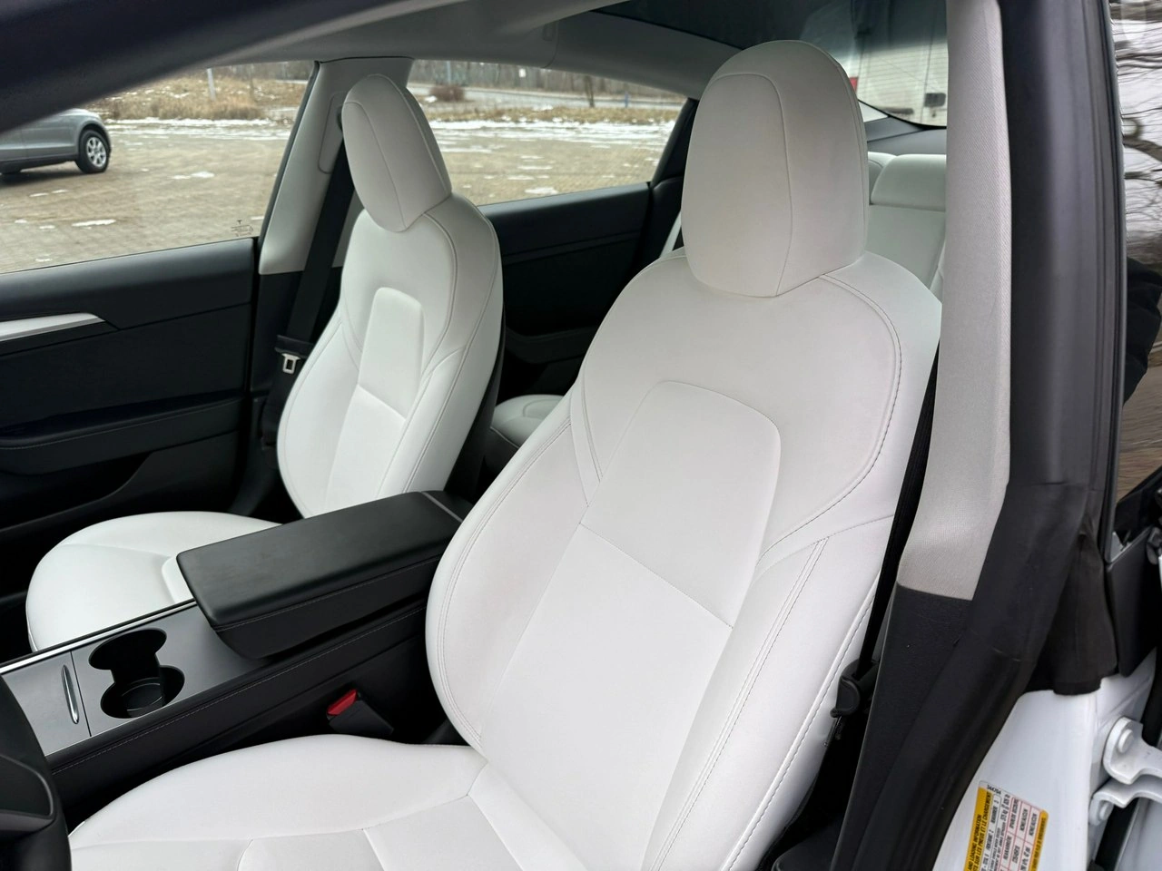 Tesla Model 3 - Zdjęcie 20